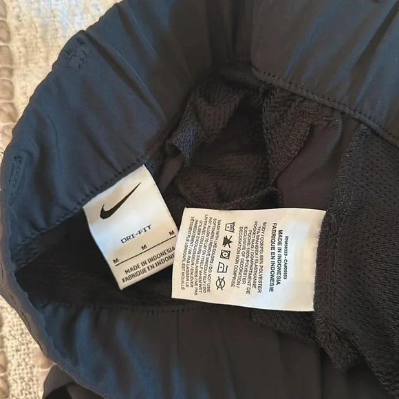 Nike shorts - Picture 6 of 8